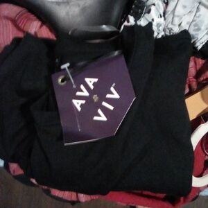 Black ava and Viv tee xxl